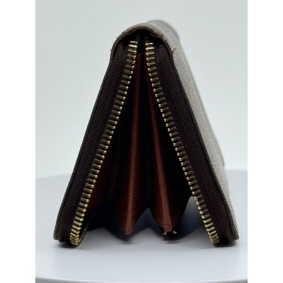 Louis Vuitton Monogram Zippy Wallet - COA Included - Picture 5 of 17